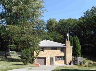 4520 5th St #B, East Moline, IL 61244