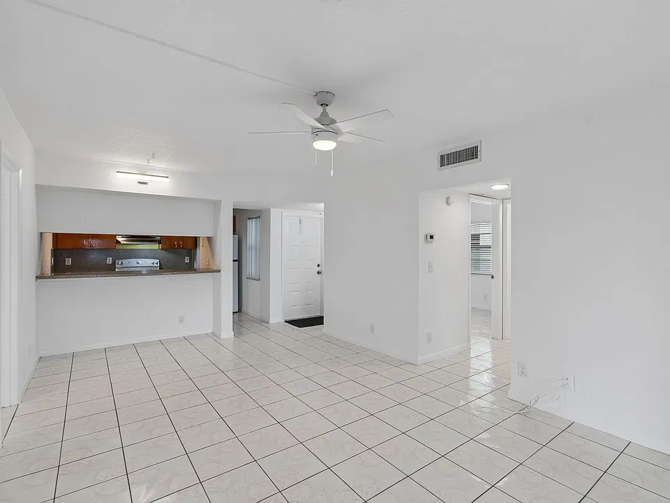 2720 Forest Hills Blvd #102