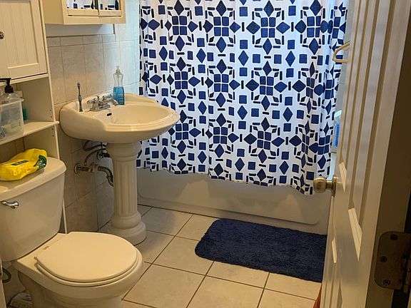 5th image of 2253 W Argyle St #2F