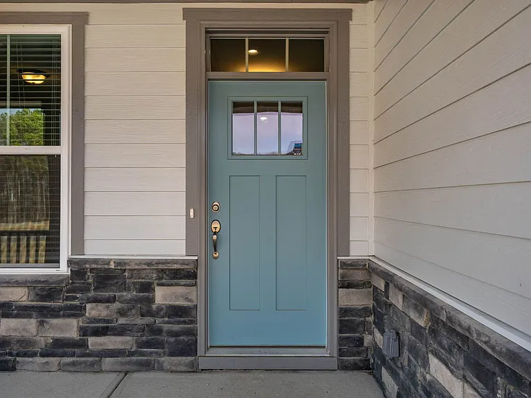 179 Castle Pond Way — Photo 2