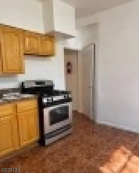 2 bed, 1.0 bath, $1,650 — Photo 3