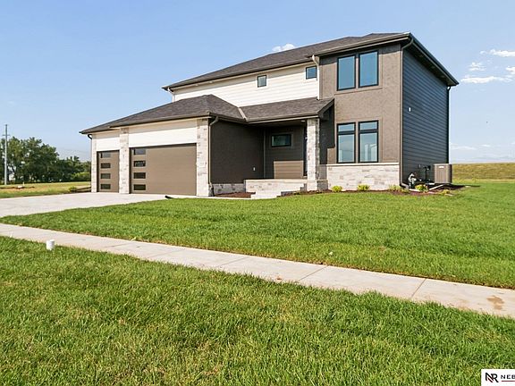 2nd image of 3806 Prairie Breeze Rd