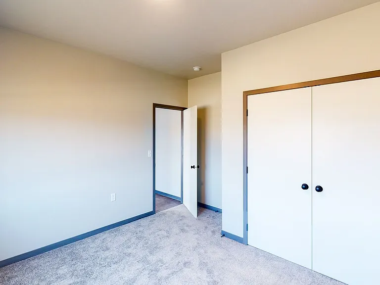5800 Sunnybrook Plz — Photo 41