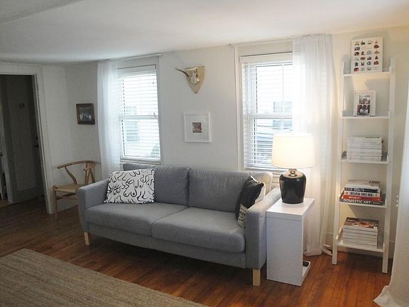 4th image of 38 Boardman St