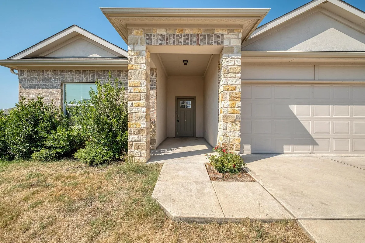 Building Photo - 108 Kleberg Ct