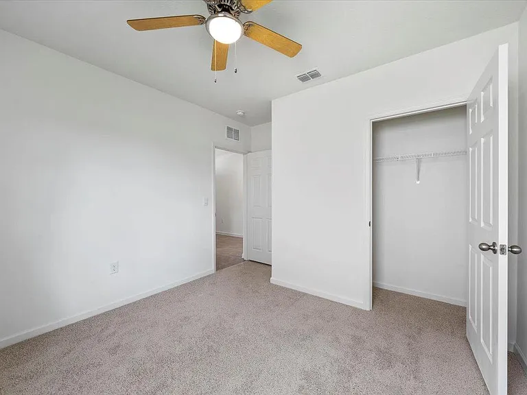 925 Dugan Cir SE — Photo 15