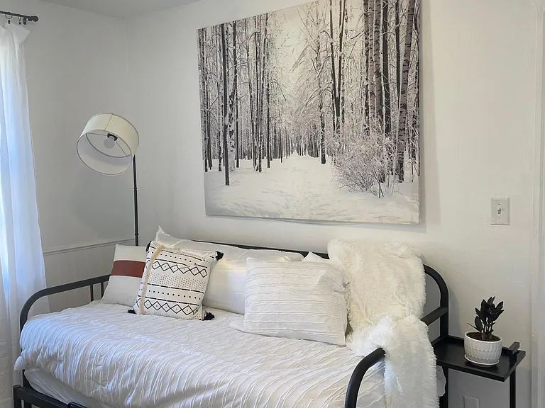 1007 E Unaka Ave #2 — Photo 17