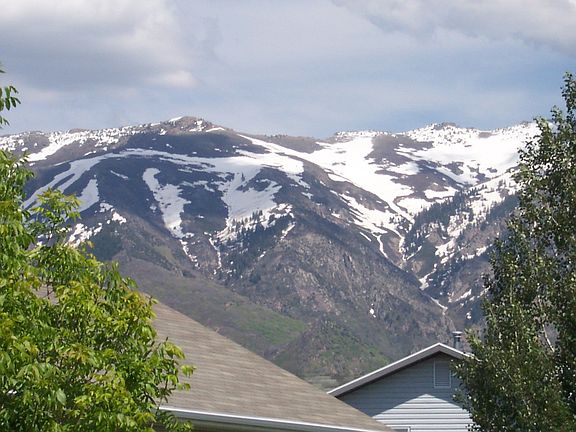 Beautiful Mountain View from Backyard
