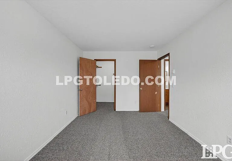1230 Bedford Woods Dr #8 — Photo 14