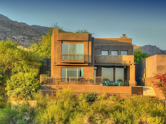 2nd image of 6325 N Ventana View Pl
