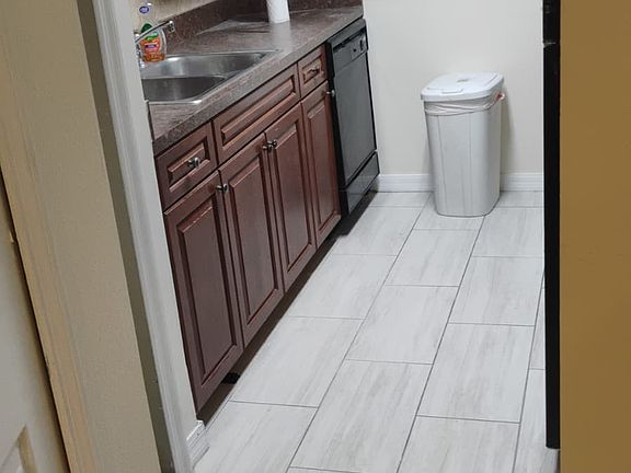 4th image of 4784 Tangerine Ave