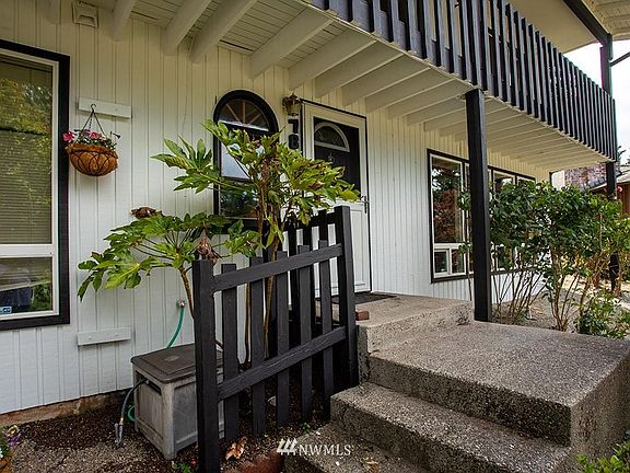 3rd image of 7840 NE Hackamore Ct