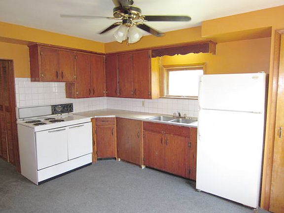 2nd image of 13 Robinson St