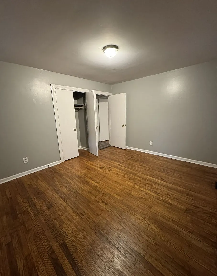 2 bed, 972 sqft, $1,200 — Photo 2