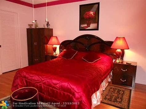 5th image of 2111 Oakridge Cir #V