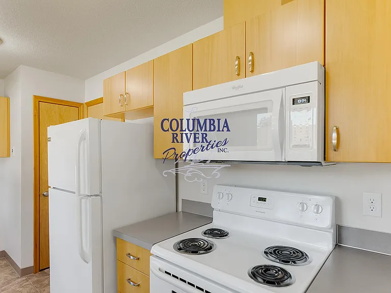 1495 N Goerig St #B — Photo 16