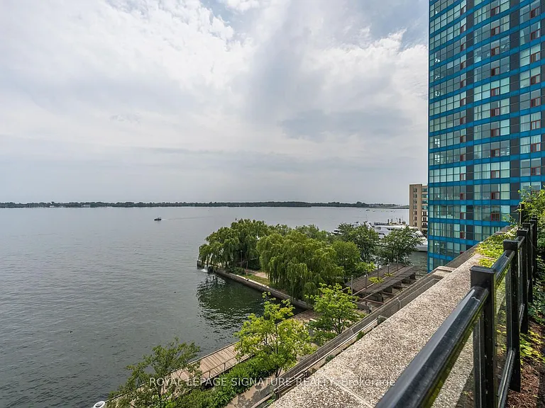 65 Harbour Sq #2109 — Photo 24