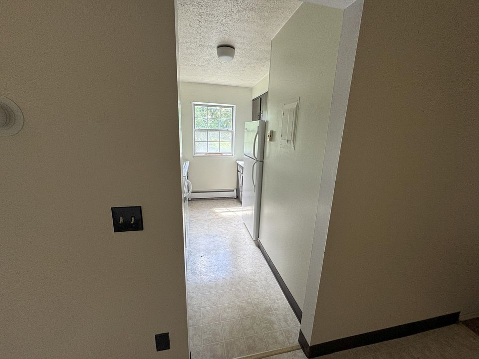 1st image of 35 Oakmount Ave #H12