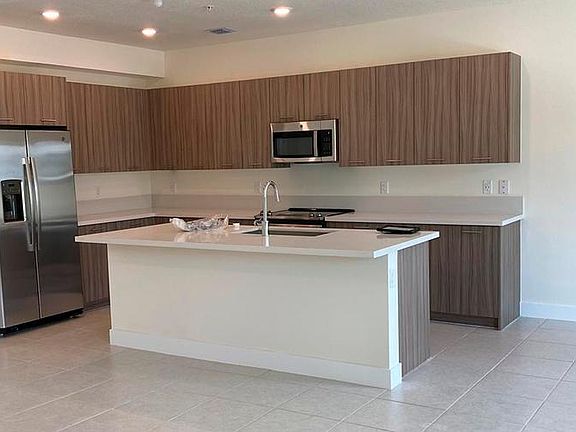 5th image of 8201 NW 41st St #103