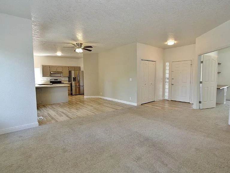 1334 N Gawaine Pl — Photo 6