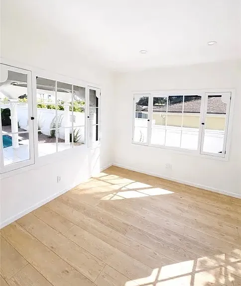 710 Adelaide Pl — Photo 25