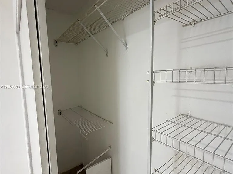 905 SE 13th St #2 — Photo 19