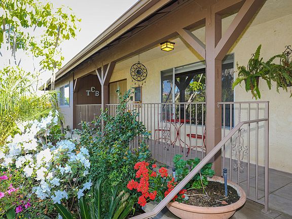 Front porch with Jungle view