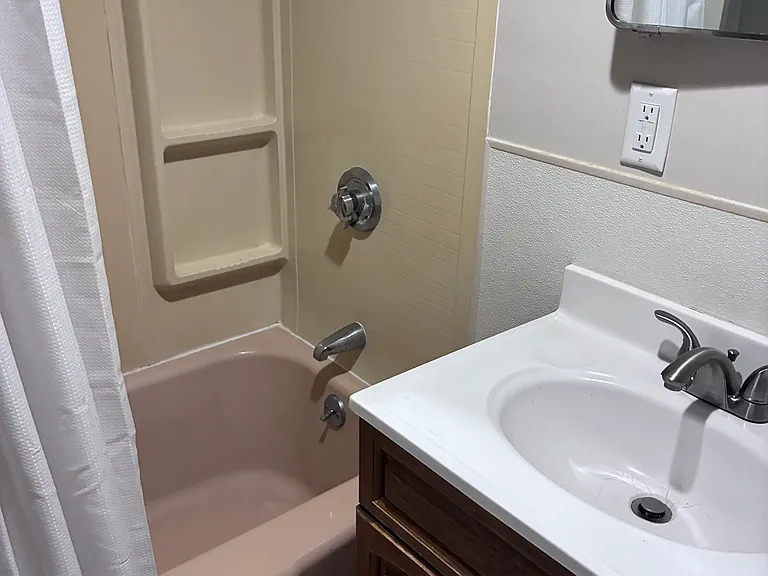 425 Pinecrest Beach Dr #1 — Photo 3