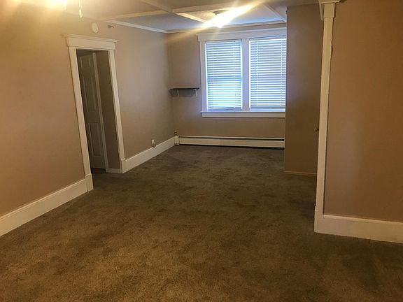 3rd image of 29 Wiman Ave