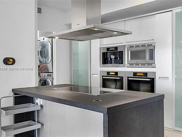 18201 Collins Ave #902 — Photo 9
