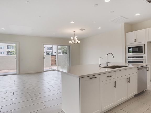 Dining area off kitchen