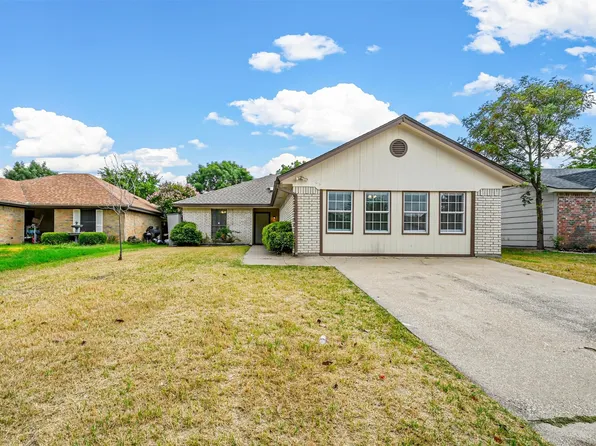 204 N Bugle Dr, Fort Worth, TX 76108