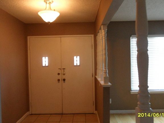 3rd image of 2837 Rockford Ave