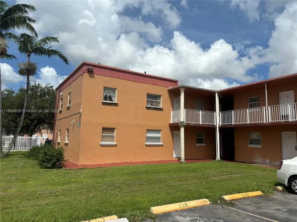 1245 W 24th St APT 102, Hialeah, FL 33010