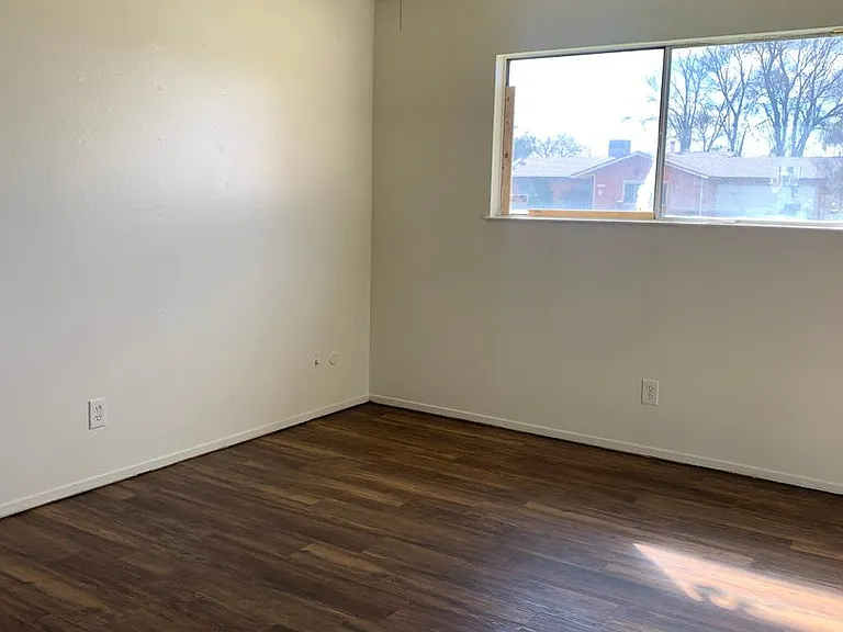 1225 Elberta Dr — Photo 10