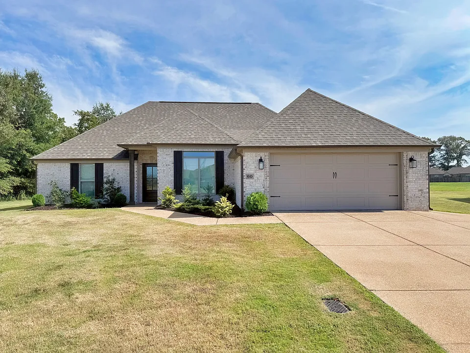 60 Woodcrest Dr