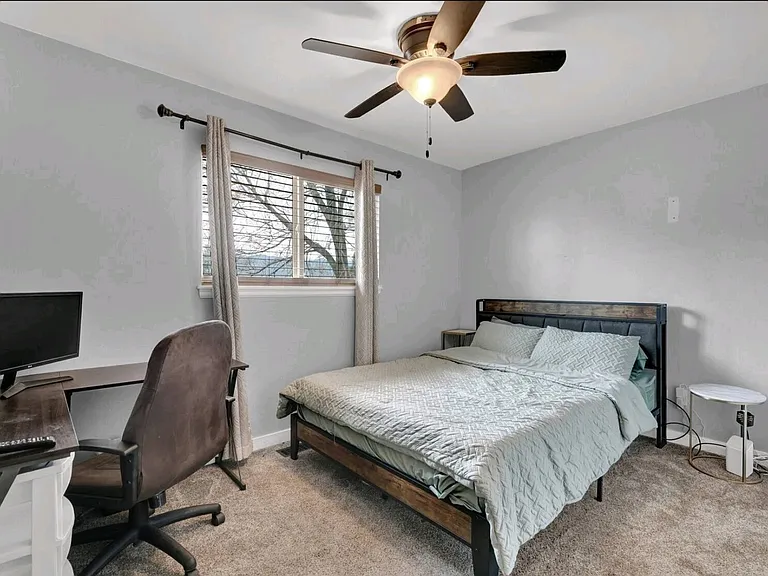 341 Longfellow Dr — Photo 10