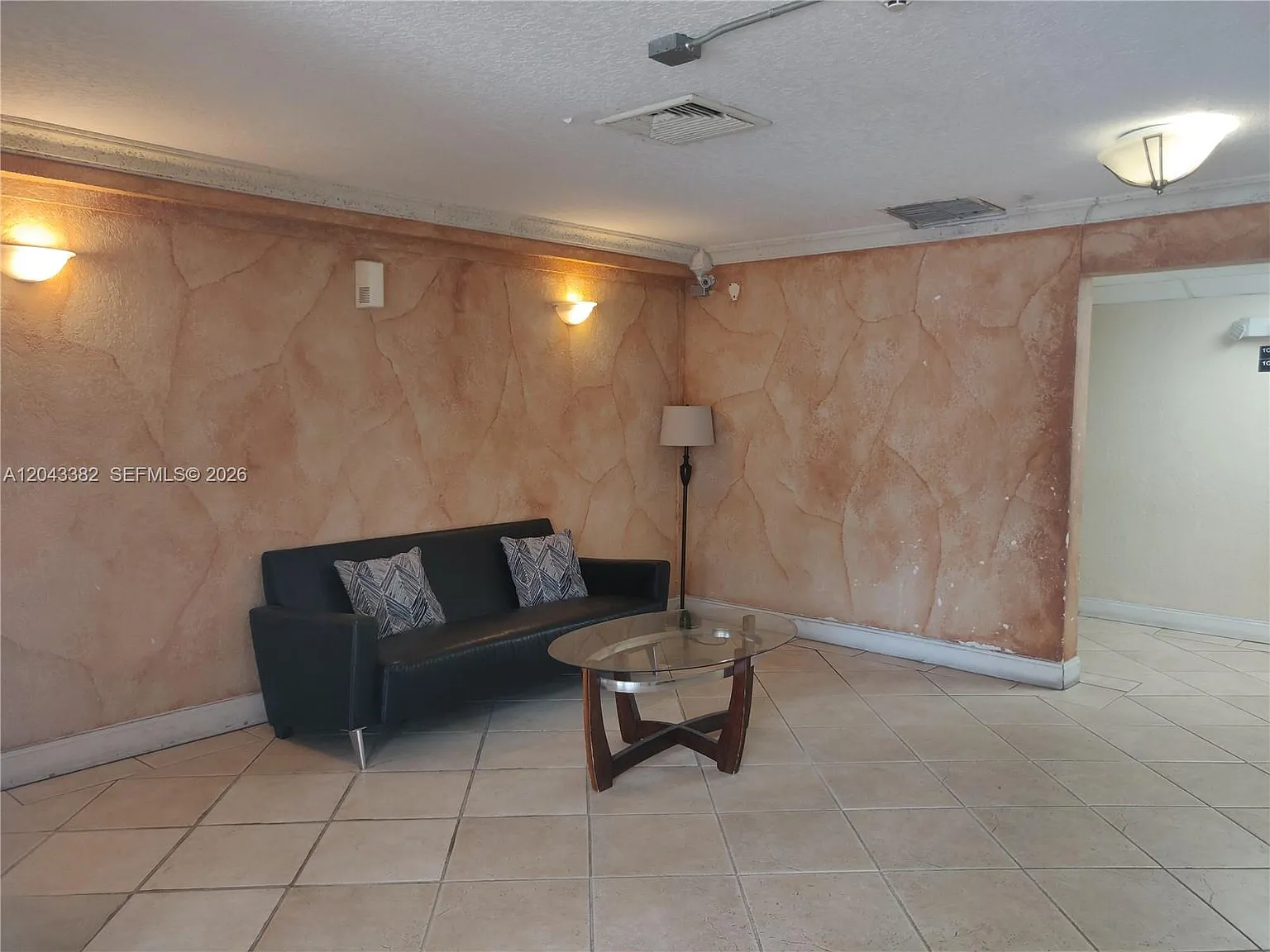 Dadeland Place Condo — Photo 4