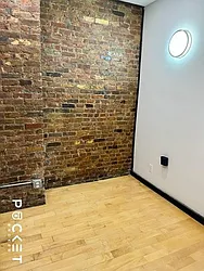 Rented by PocketBroker Inc