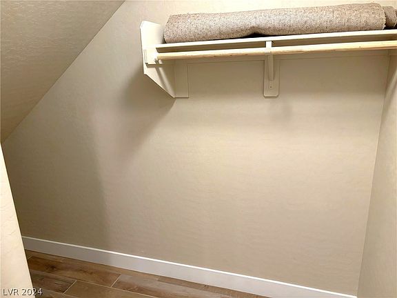 5th image of 1022 Miller Forest Ave