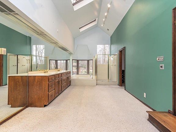 5th image of 9255 Dogwood Rd