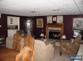 171 Chestnut St, Rochelle Park, NJ 07662