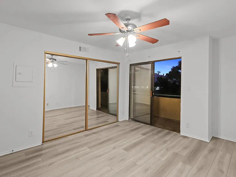 1619 S Bentley Ave #101 — Photo 28