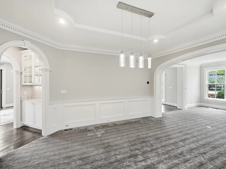 678 Canterbury Dr — Photo 10