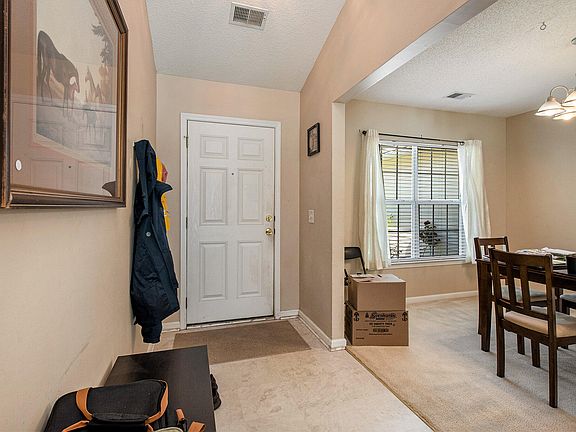 5th image of 126 Dovetail Cir