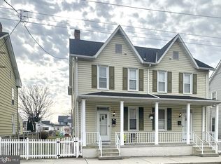225 & 227 Locust St, Hanover, PA 17331