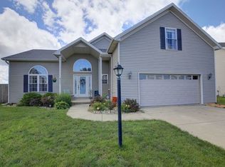 4111 Pebblebrook Ln, Champaign, IL 61822