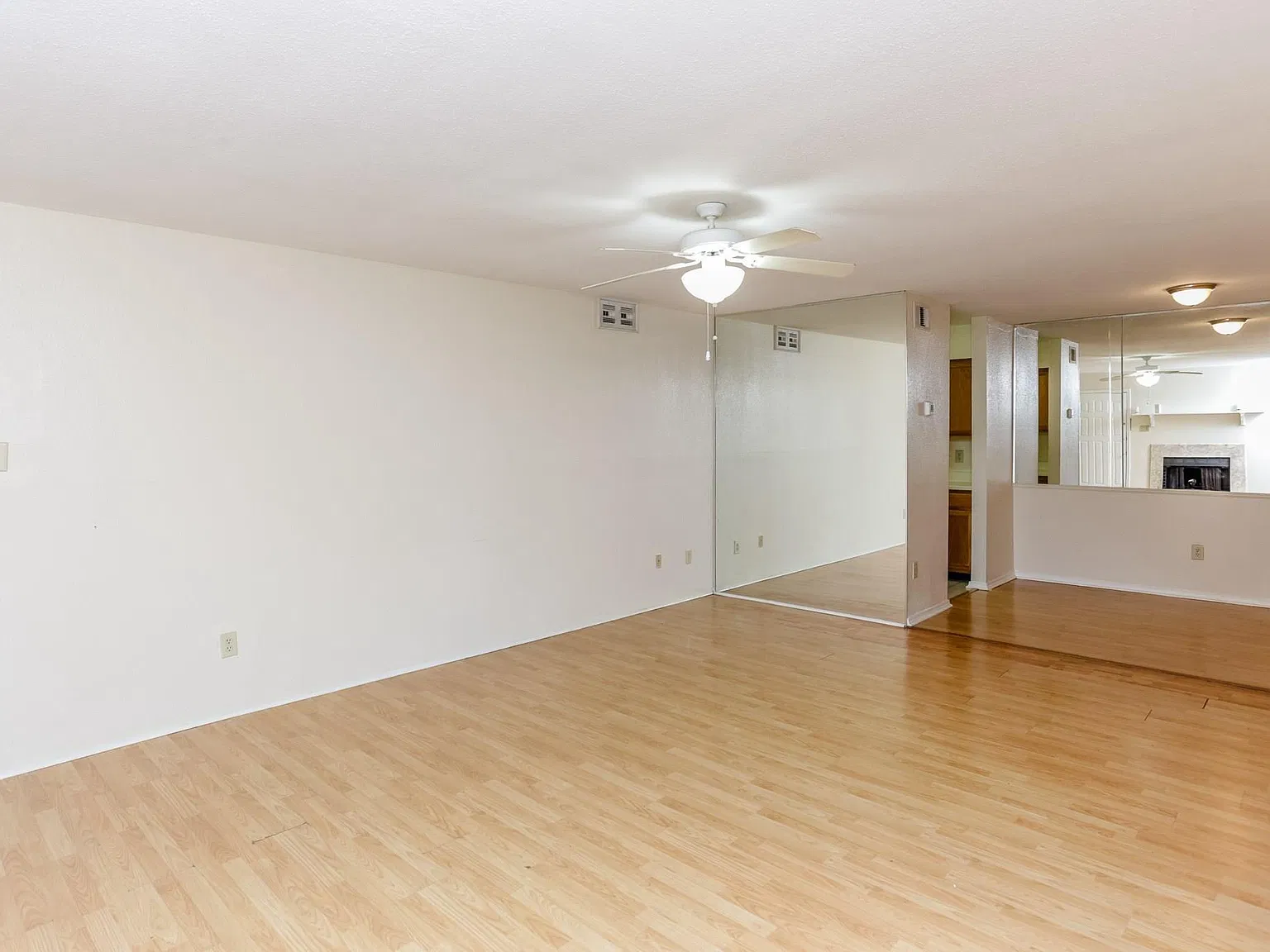 2 bed, 2.0 bath, 1068 sqft, $1,200 — Photo 3