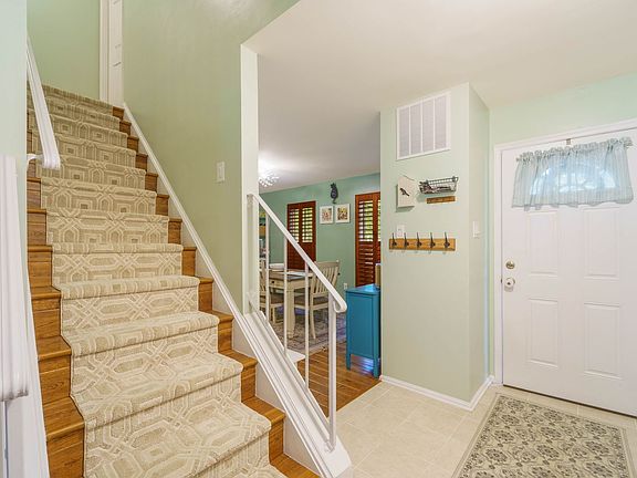 4th image of 10002 Hemlock Woods Ln