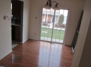 110 Goldfinch Ct #242, Warrington, PA 18976